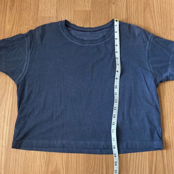 ❤️ Lululemon Cates Tee Sublimado Pigment Dye Cadet Blue Size 4 NWOT - Picture 6 of 6
